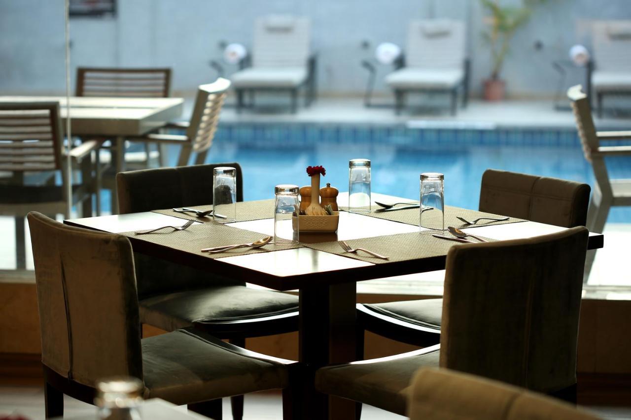 Resort The Lohias, Goa Candolim Kültér fotó