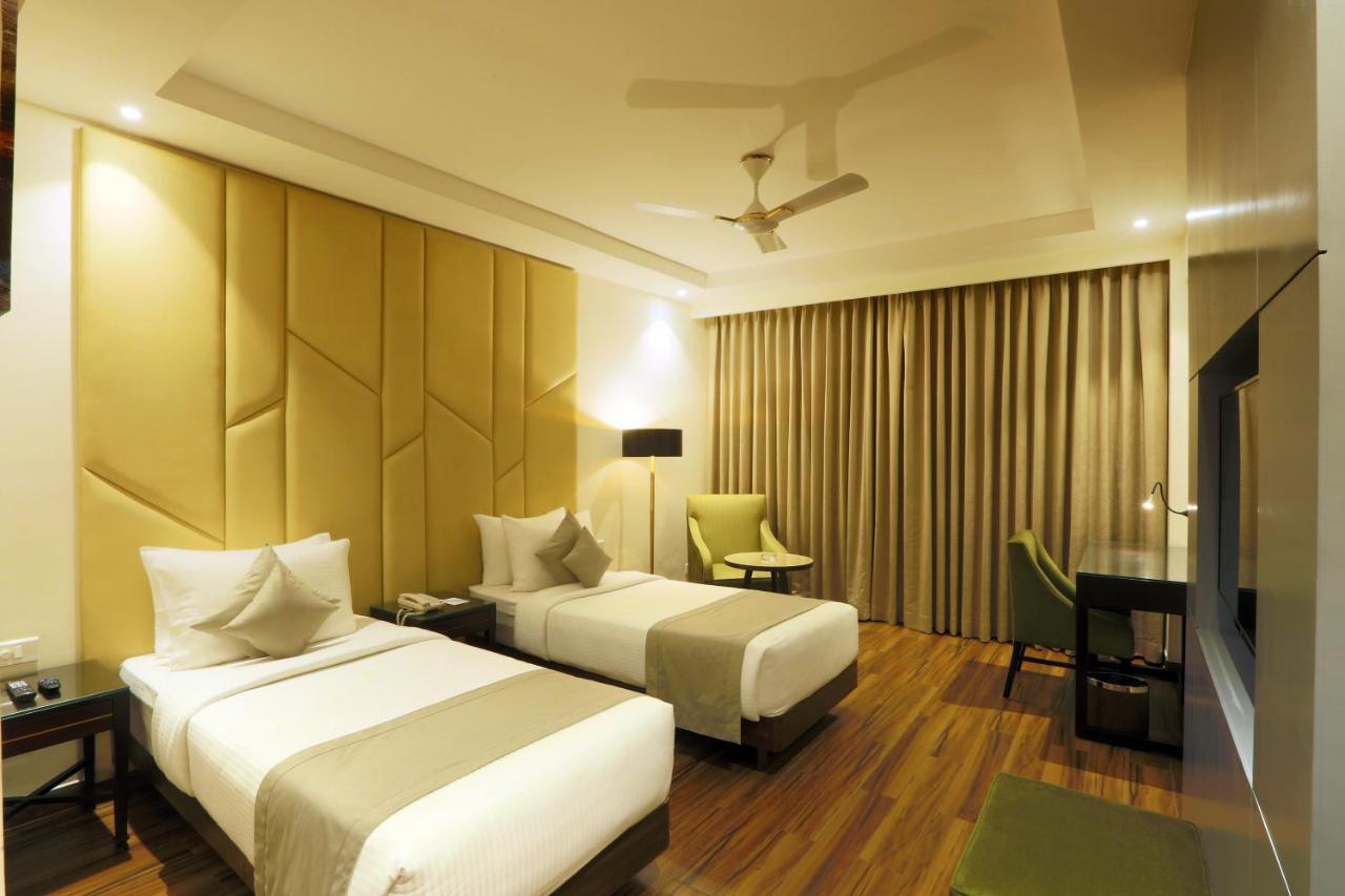 Resort The Lohias, Goa Candolim Kültér fotó