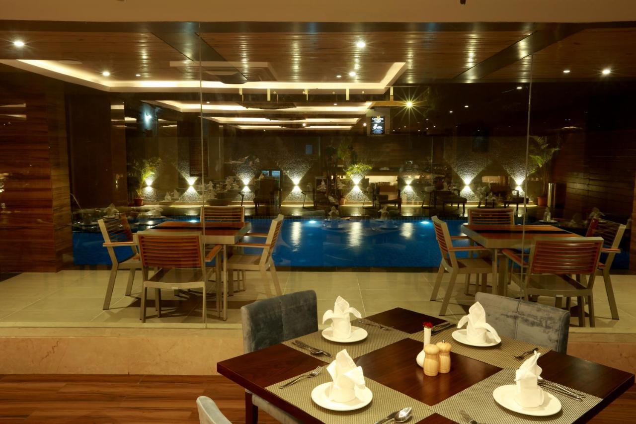 Resort The Lohias, Goa Candolim Kültér fotó